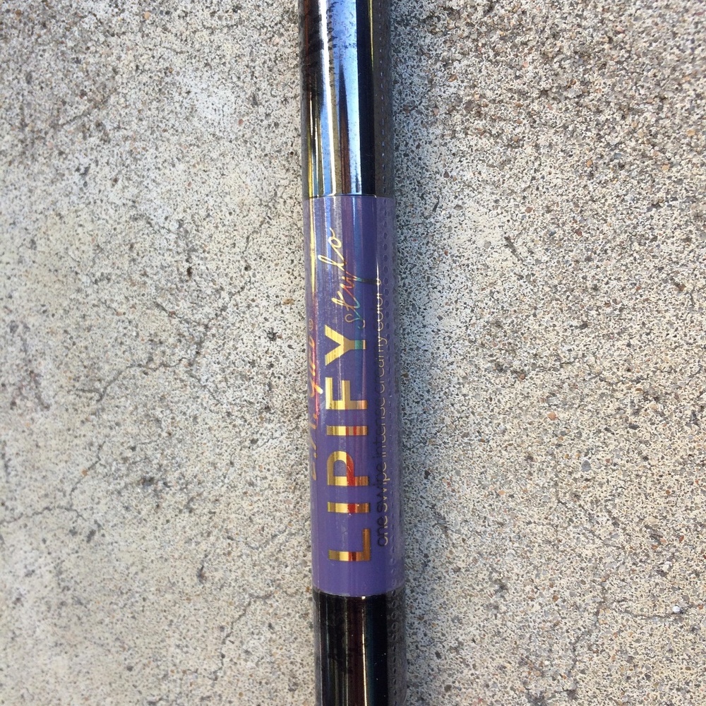 La Girl Lipify Stylo Lipstick Color GLC879 Edgy